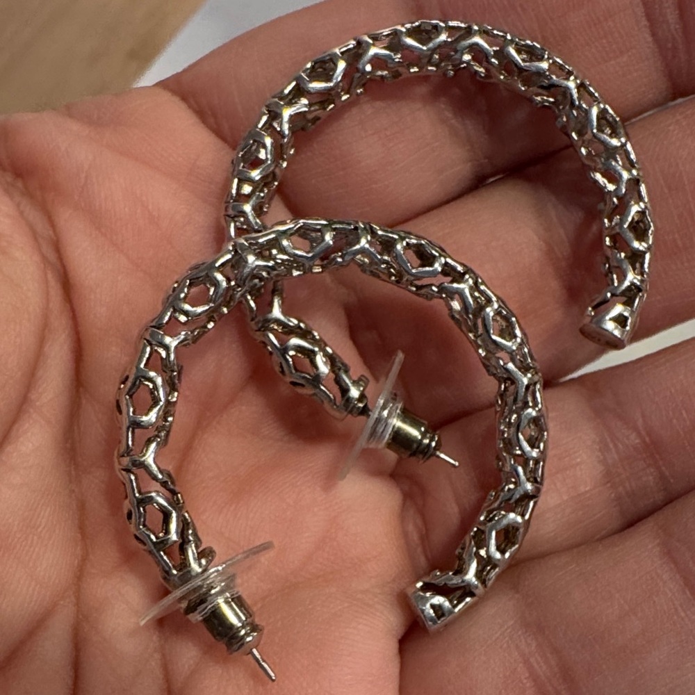 Kendra Scott original Silver Textured Hoop Earrings - Picture 3 of 4